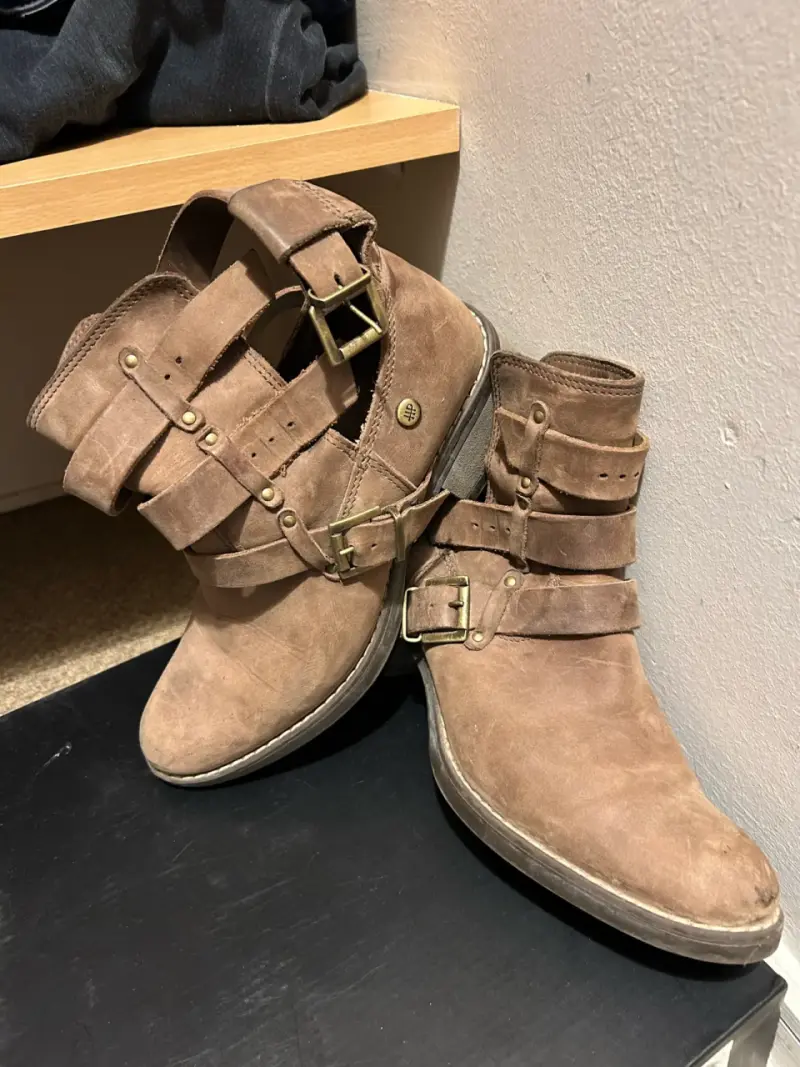 Botines de cuero marrón con hebillas Hush Puppies - 2