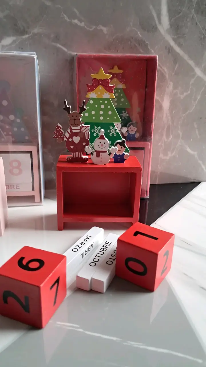Calendario de madera navideño decorativo - 2