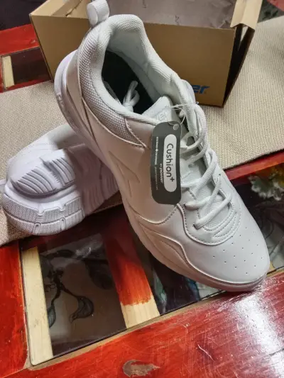 Zapatillas deportivas blancas con tecnología Cushi - miniatura 1