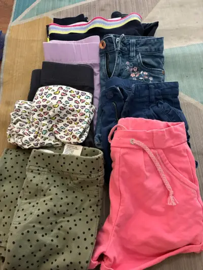 Lote de pantalones y shorts para niña - miniatura 1