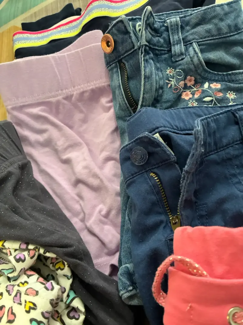 Lote de pantalones y shorts para niña - 2