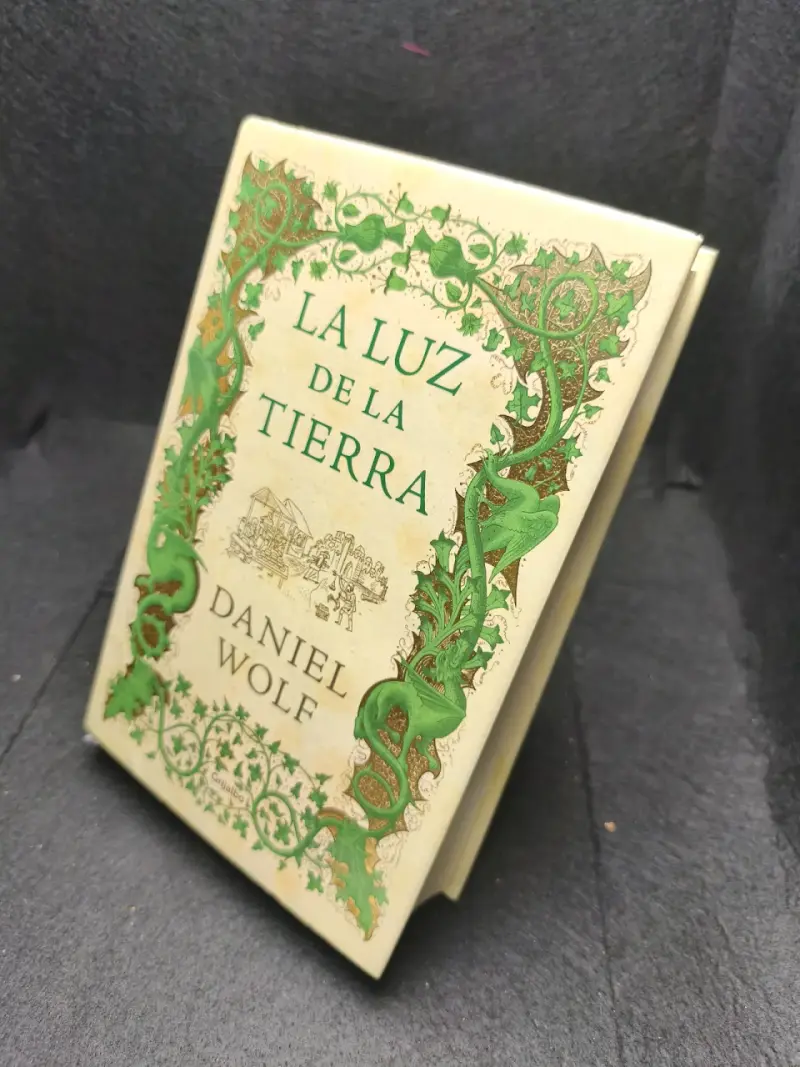 Libro 'La Luz de la Tierra' de Daniel Wolf - 3