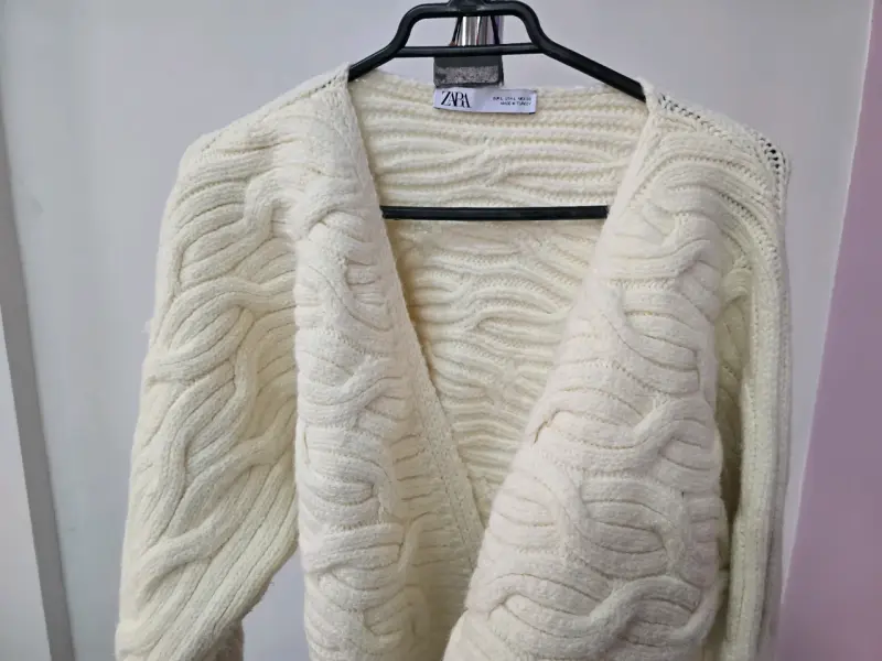 Cardigan de lana beige Zara para mujer - 1