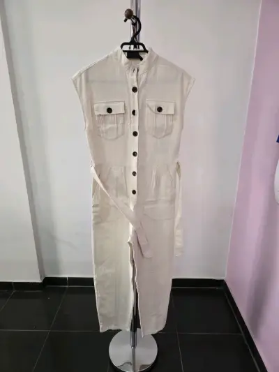 Enterito sin mangas color crema Zara - miniatura 1