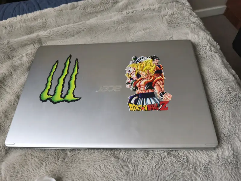 Laptop Acer con AMD Ryzen 3 y 12GB RAM - 3