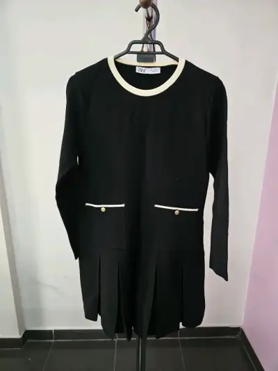 Vestido negro punto con detalles blancos Zara - miniatura 1