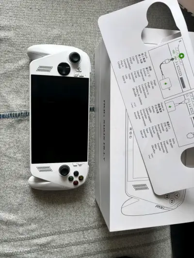 Consola portátil ASUS ROG Ally blanca - miniatura 1
