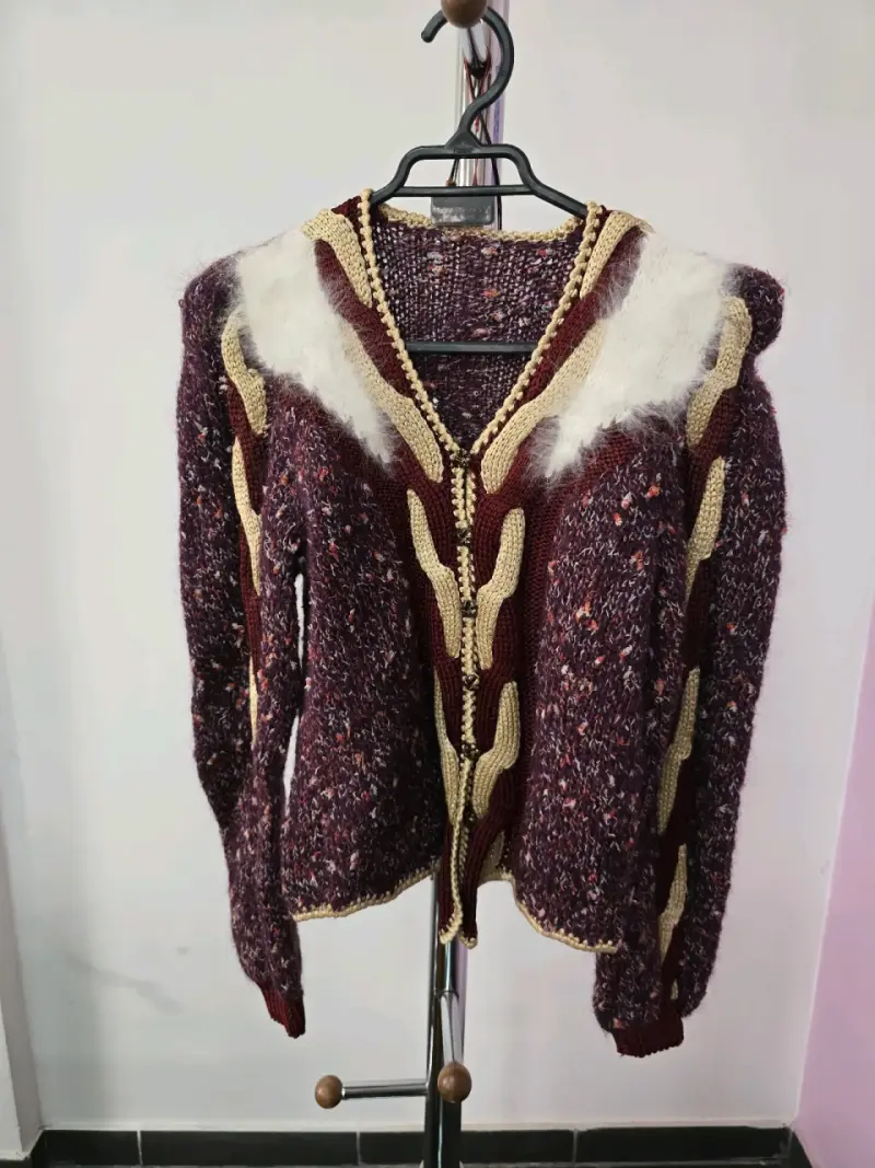 Chaleco de lana tejido a mano con diseño único