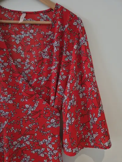 Vestido rojo floral manga corta Stella - miniatura 2
