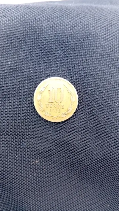 Moneda chilena de 10 pesos de 1986 (Fecha ancha) - miniatura 1
