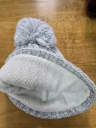 Gorro de lana gris Columbia con pompón - miniatura 2