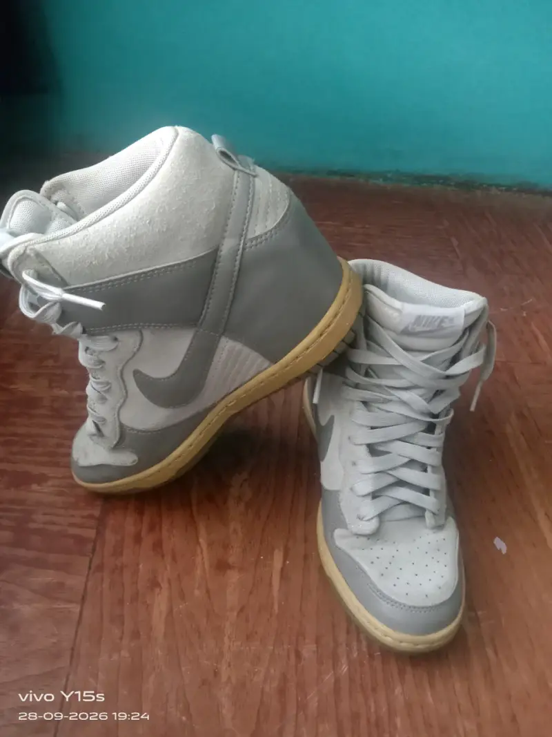 Zapatillas altas Nike grises para mujer - 2
