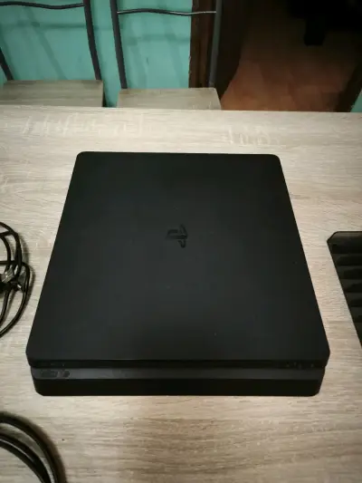 Consola PlayStation 4 con juegos y accesorios - miniatura 5