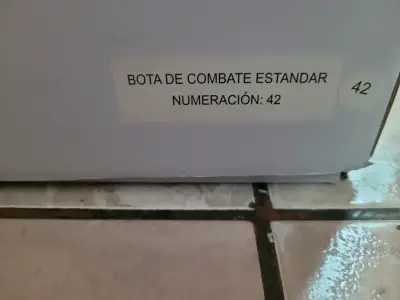 Botas de combate estándar talla 42 - miniatura 1