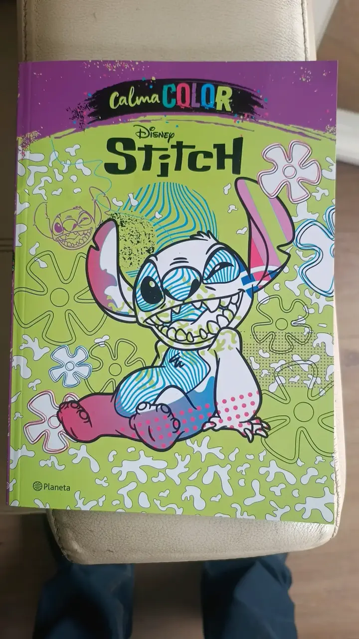 Libro para colorear Disney Stitch Calma Color - 1