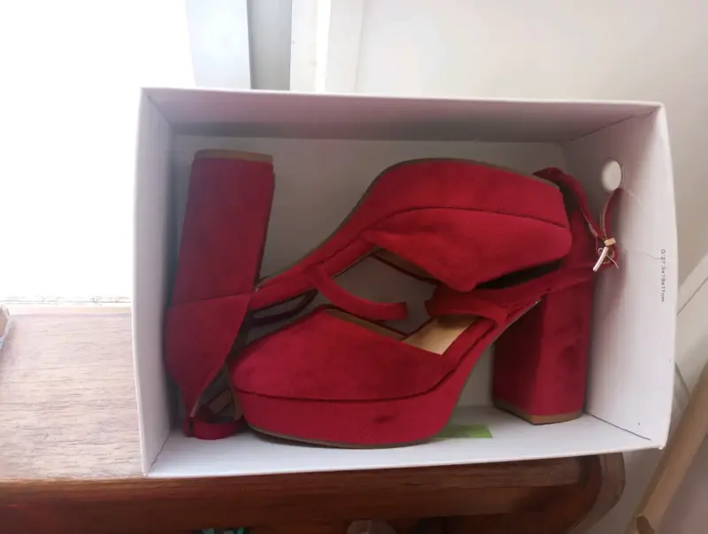 Zapatos de tacón alto rojos para mujer - 1