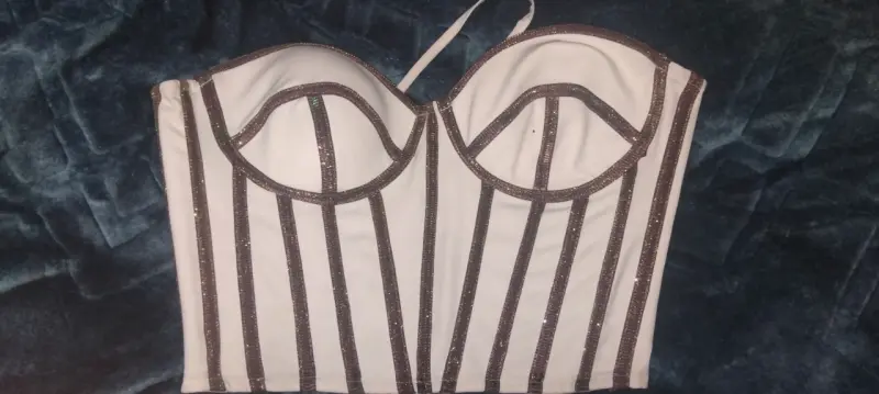 Corset blanco con detalles brillantes - 2