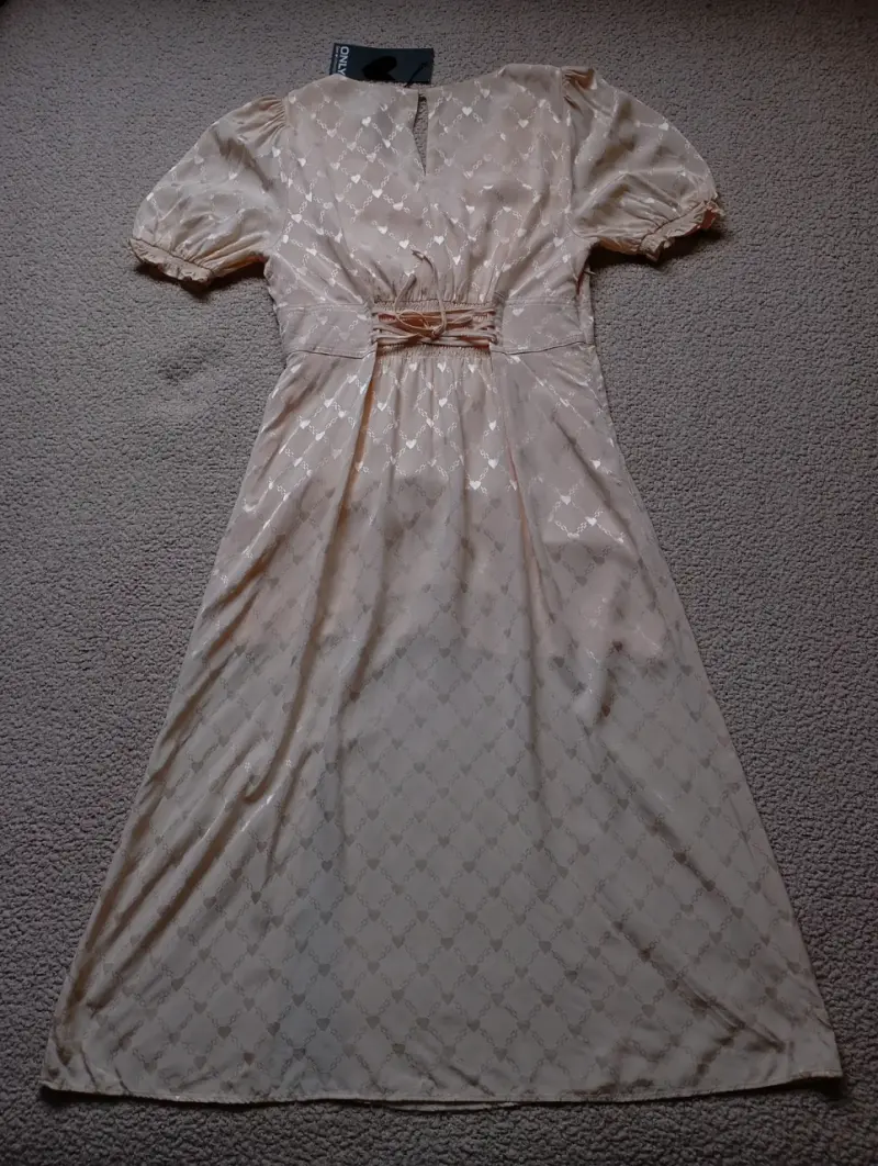 Vestido estilo romántico satinado diseño corazones - 5