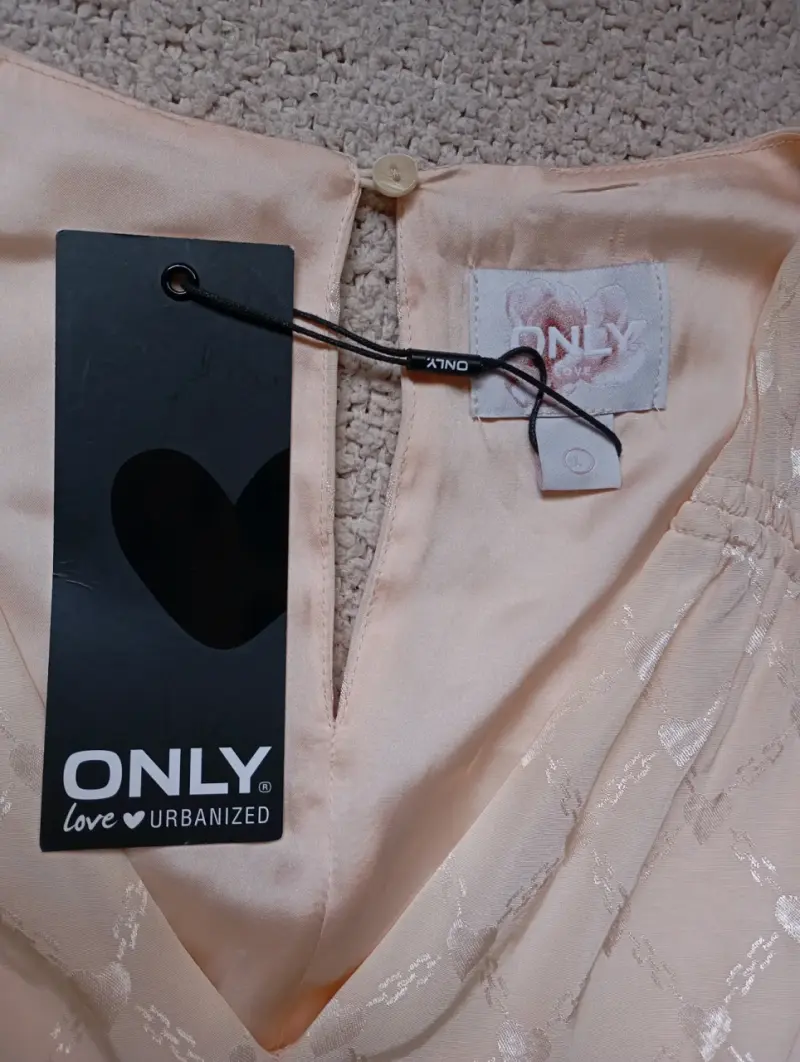 Vestido estilo romántico satinado diseño corazones - 6