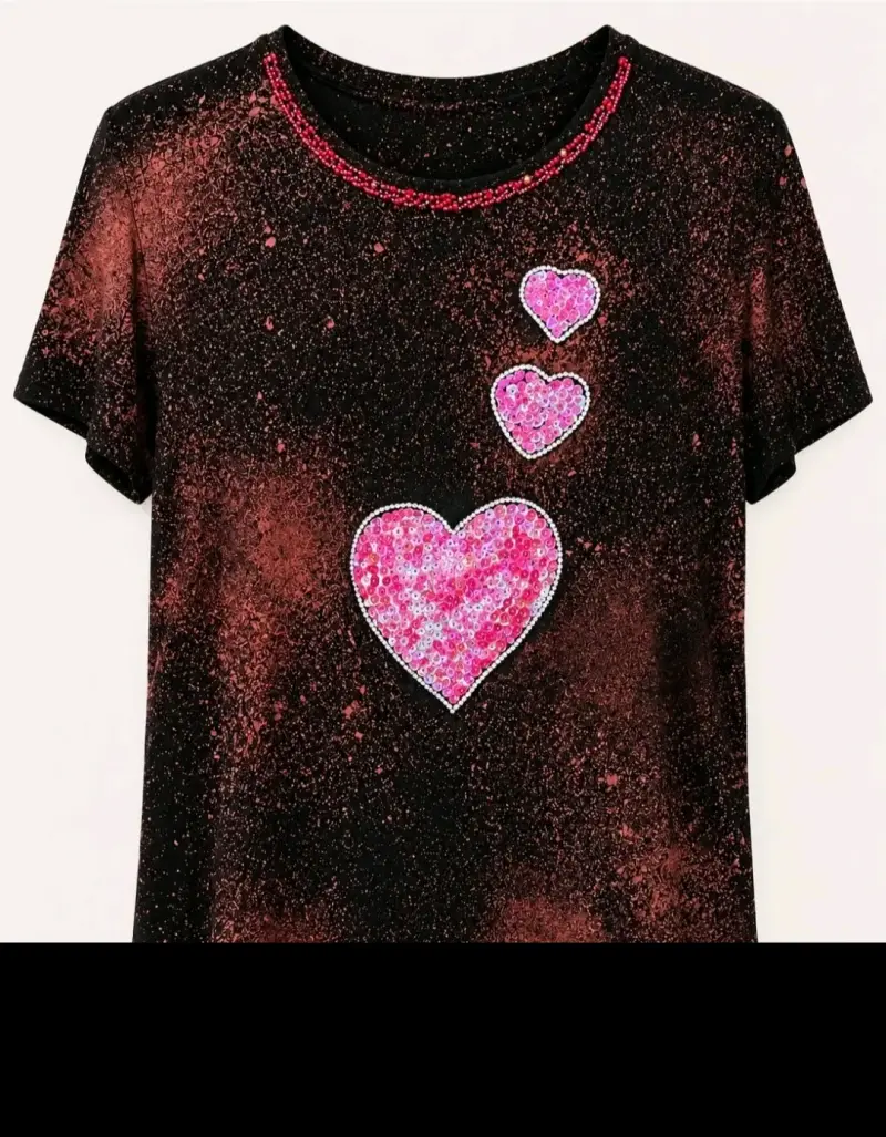Polera negra con corazones de lentejuelas - 2