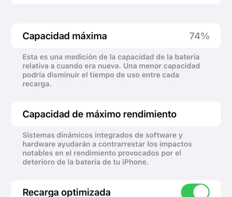 iPhone 11 rojo en buen estado - 3