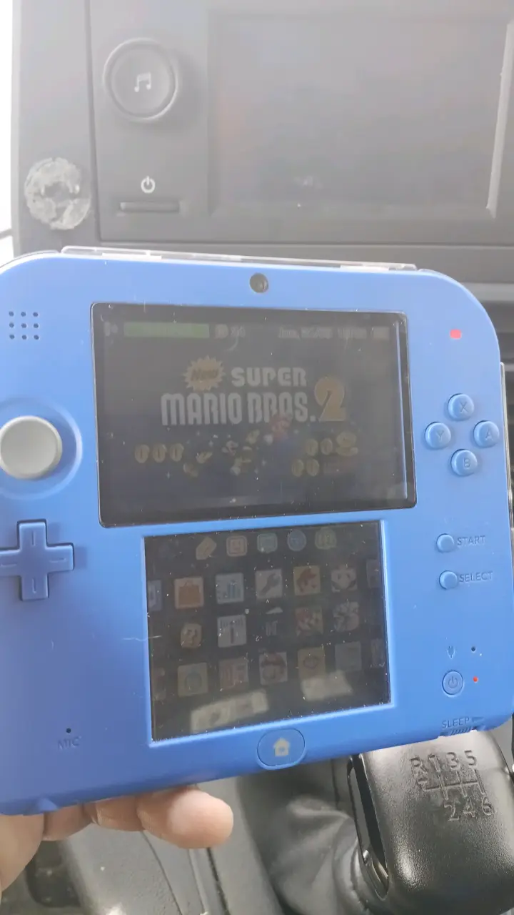 Consola Nintendo 2DS Azul con Juegos - 2