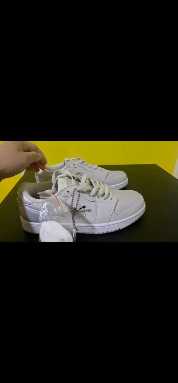AIR JORDAN 1 RETRO LOW OG - 1
