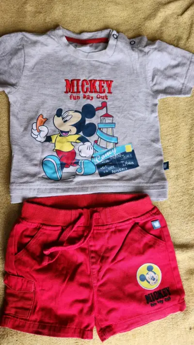 Conjunto de bebé Disney Mickey Mouse 12M - miniatura 1