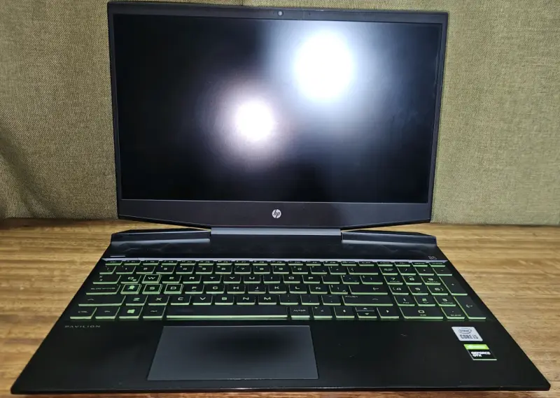 Laptop HP Pavilion Gaming 15 - i5 + 1050 - 1