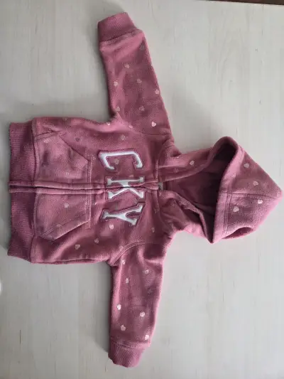 Polerón rosado para bebé Colloky con capucha - miniatura 1
