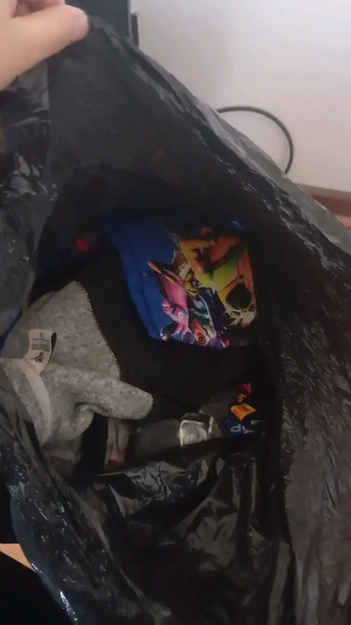 Lote de ropa variada para niños