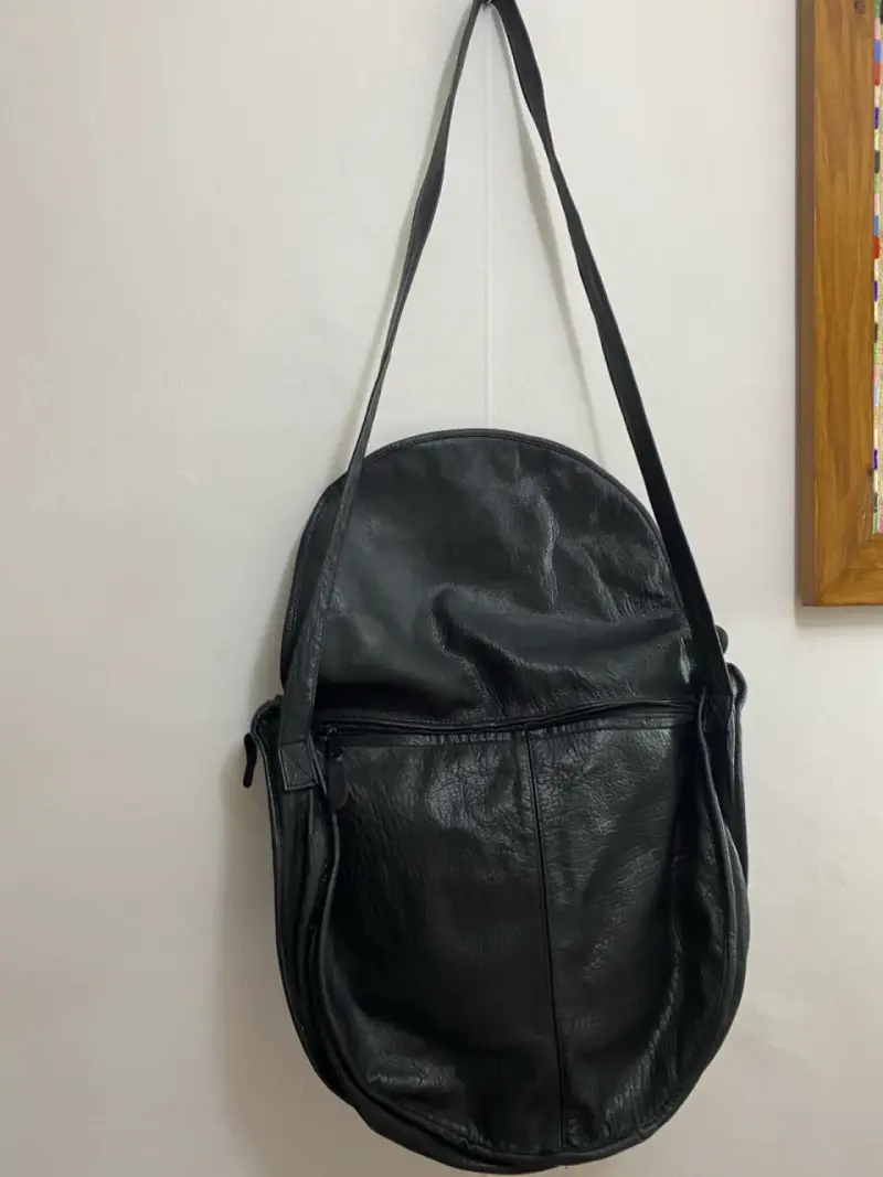 Bolso bandolera de cuero negro - 2