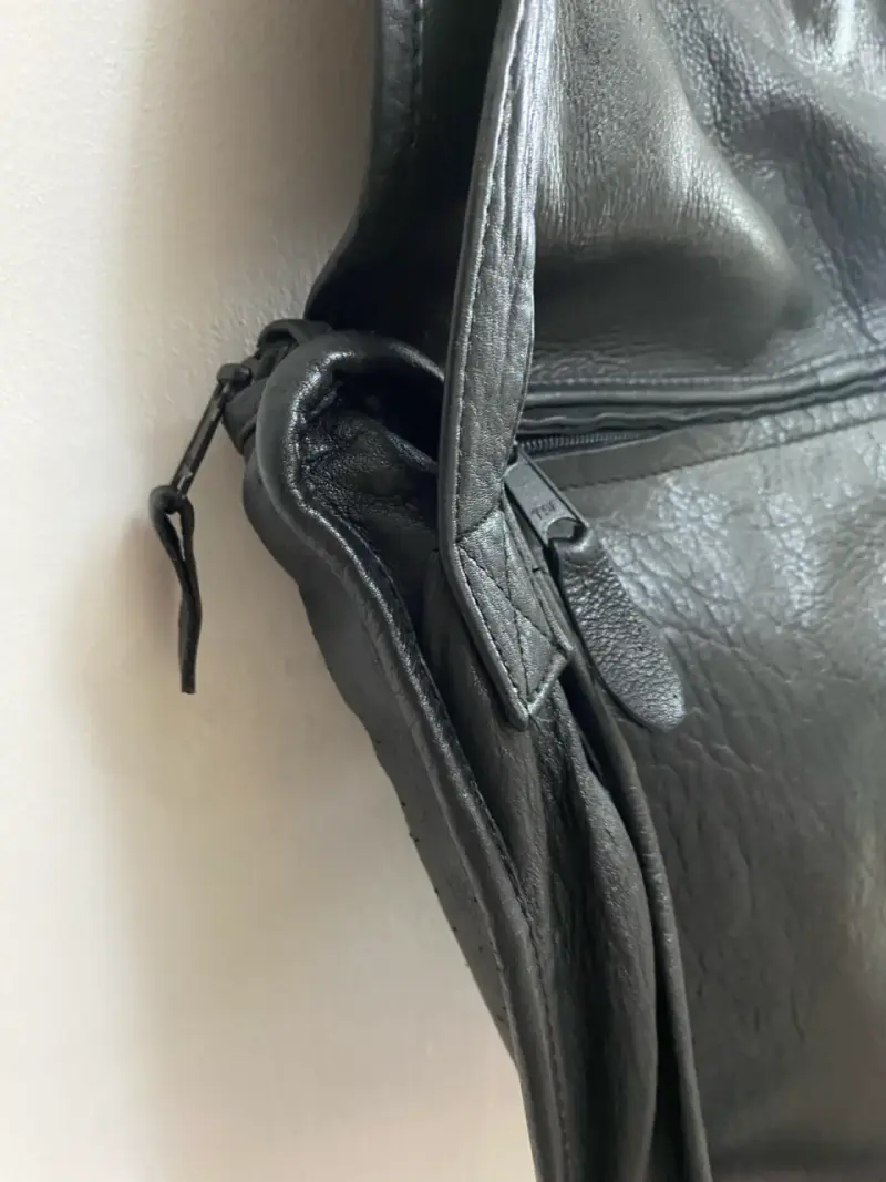 Bolso bandolera de cuero negro - 4