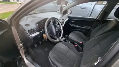 Kia Picanto 2015 en buen estado - miniatura 5