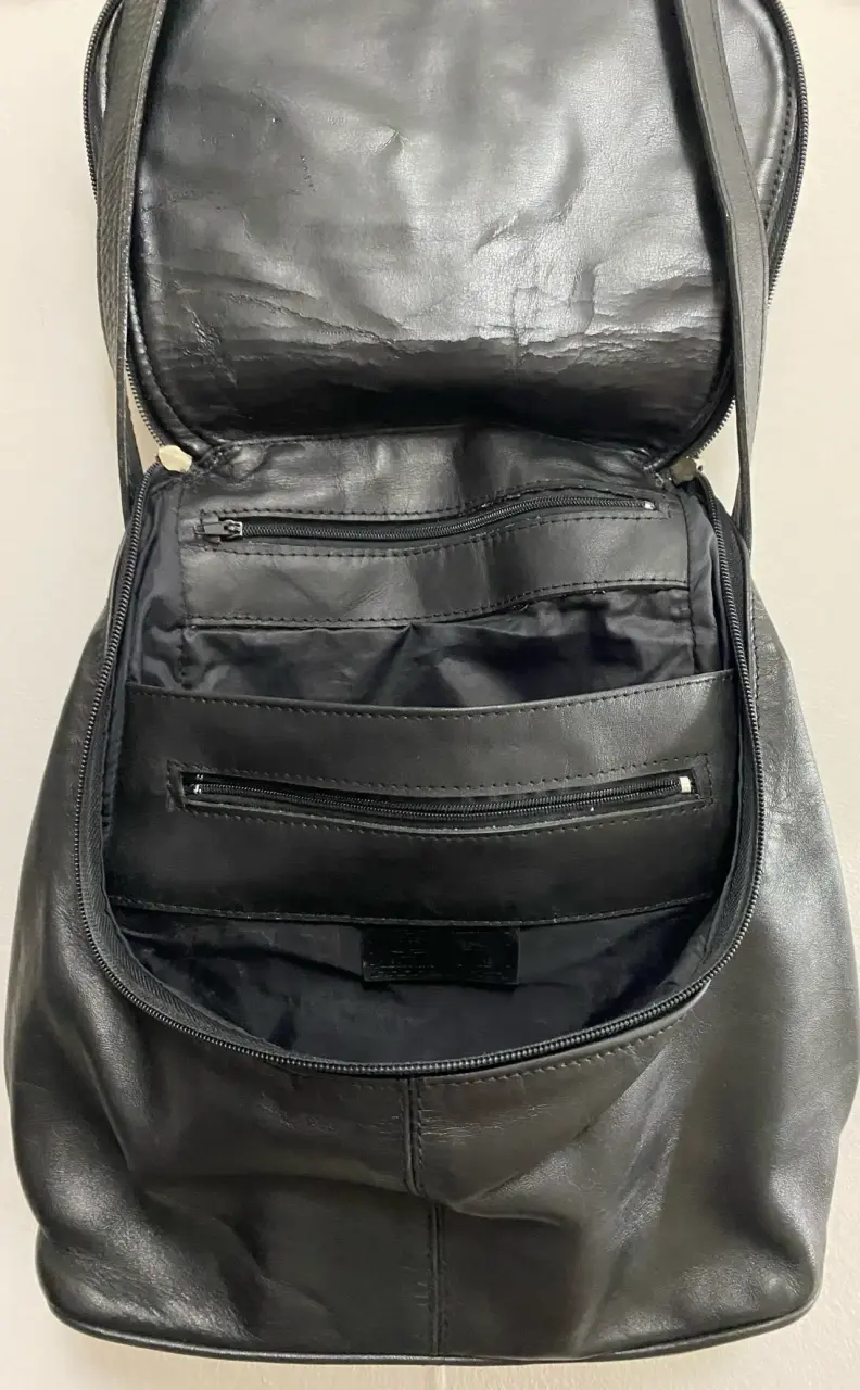 Mochila de cuero negro elegante - 5