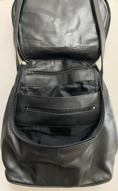 Mochila de cuero negro elegante - miniatura 5