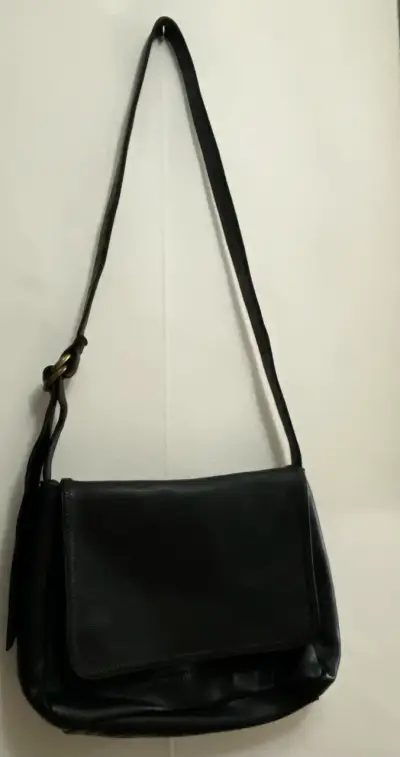 Cartera de cuero negra con correa ajustable - miniatura 1