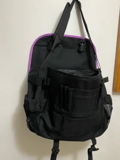 Bolso de pañales Tracker negro con detalles morados - miniatura 3