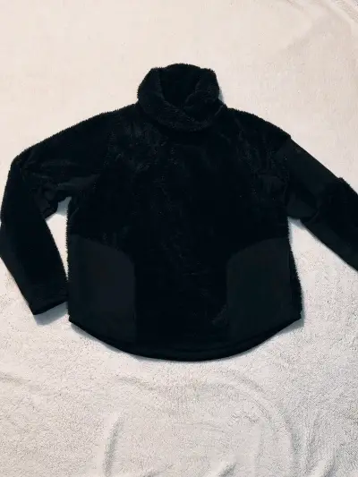 Polerón de felpa negro Nike con cuello alto - miniatura 1