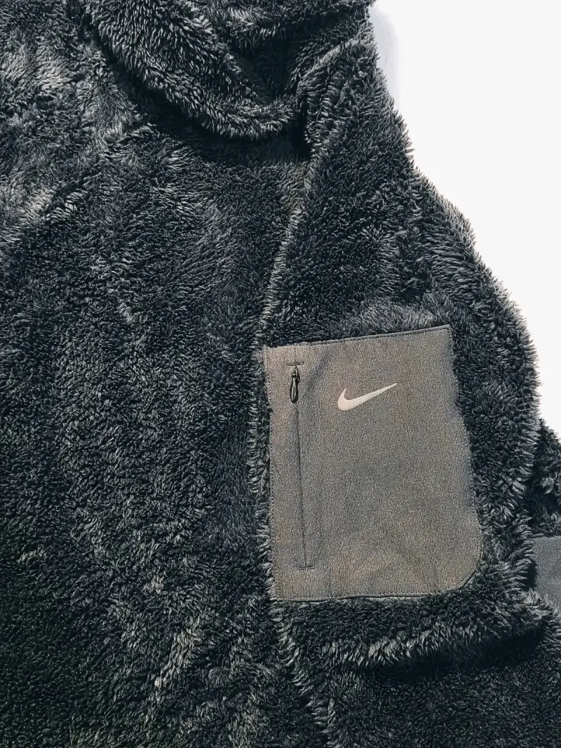 Polerón de felpa negro Nike con cuello alto - 3