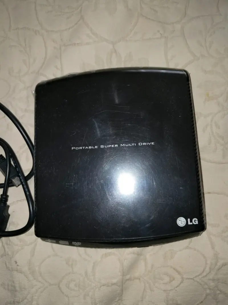 Unidad óptica externa LG GP10 para notebooks - 3