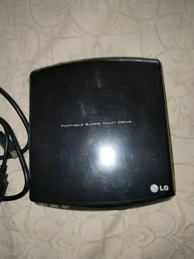 Unidad óptica externa LG GP10 para notebooks - miniatura 3