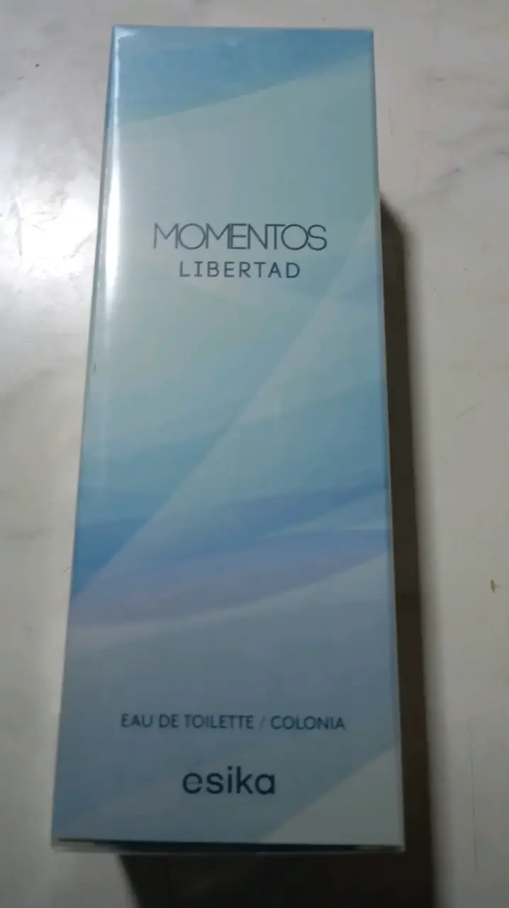 Perfume Momentos Libertad de Esika