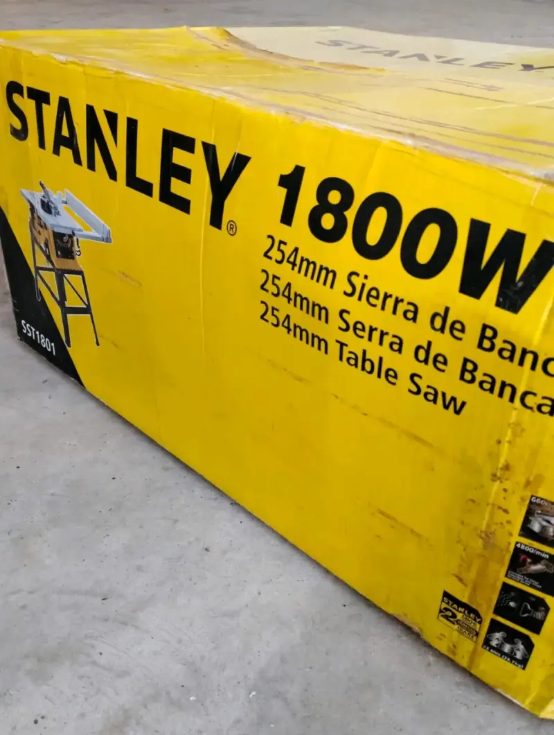 Sierra de Banco Stanley 1800W 254mm - 3