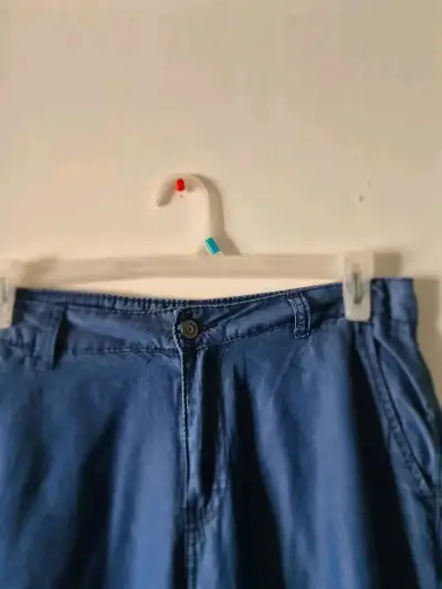 Pantalones anchos de mezclilla azul para mujer - miniatura 4
