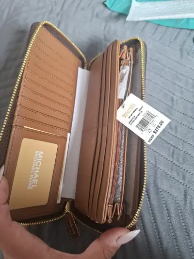 Cartera Michael Kors cuero marrón con monograma - miniatura 4