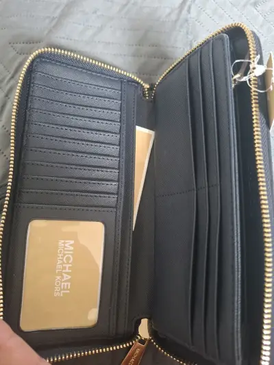 Cartera Michael Kors azul con cierre dorado - miniatura 2