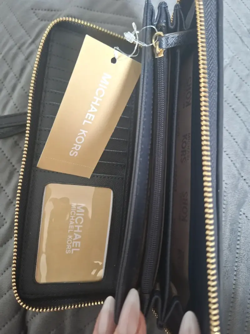 Cartera Michael Kors azul con cierre dorado - 3