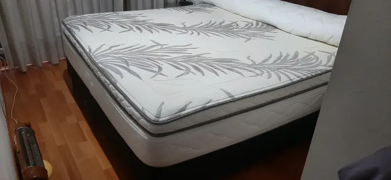 Cama King con base box spring - 2