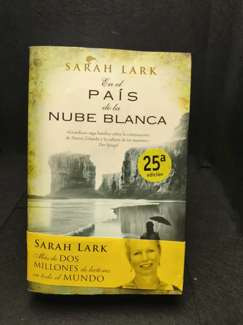Libro 'En el País de la Nube Blanca' de Sarah Lark - 1